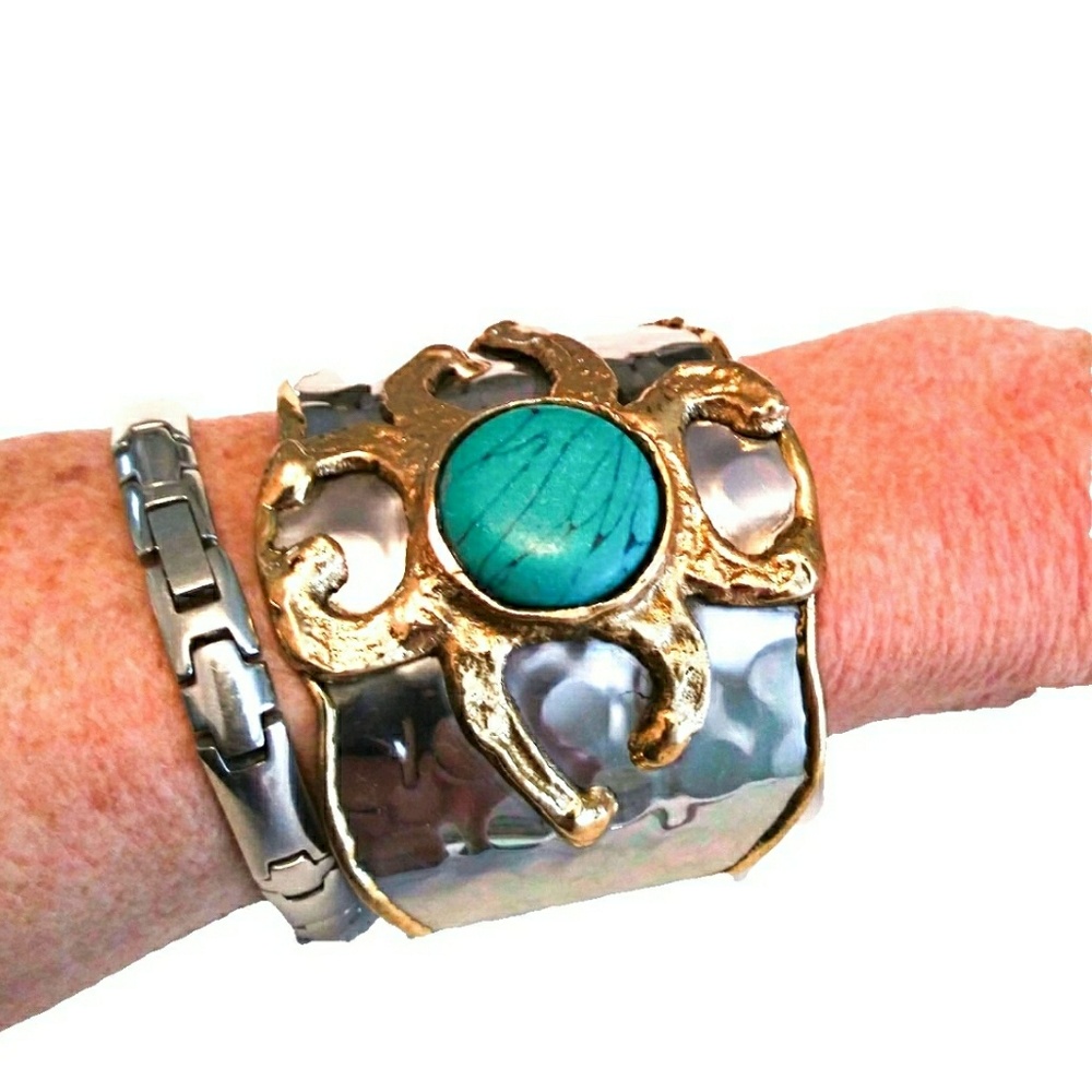 NWT - BOHO SILVER CUFF BRACELET w/TURQUOISE STONE - Picture 2 of 5